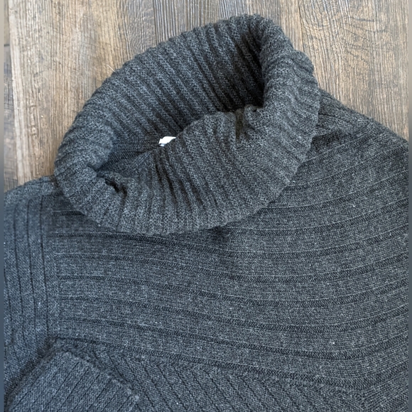 ⚡SOLD⚡STELLA McCARTNEY Asymmetrical Rib Knit Cowl Neck Sweater 100% Virgin Wool - Picture 3 of 8